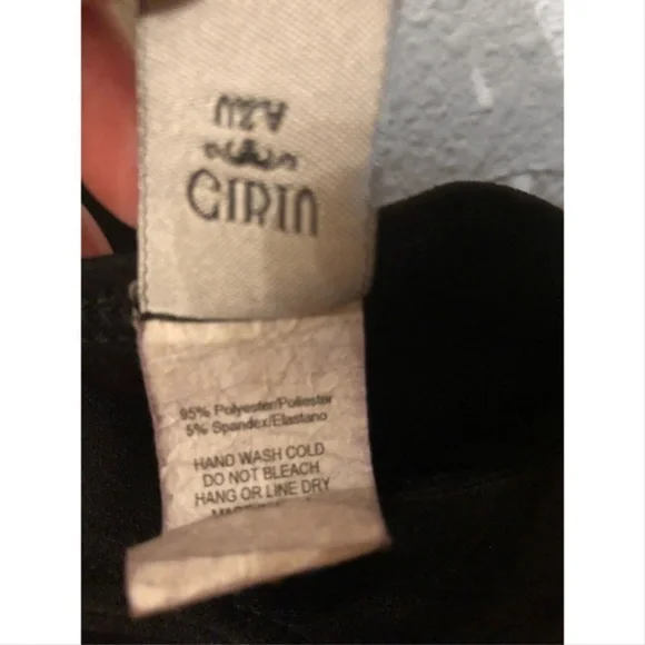 Gibiu ruffled sleeve off the shoulder crop top - Picture 5 of 5